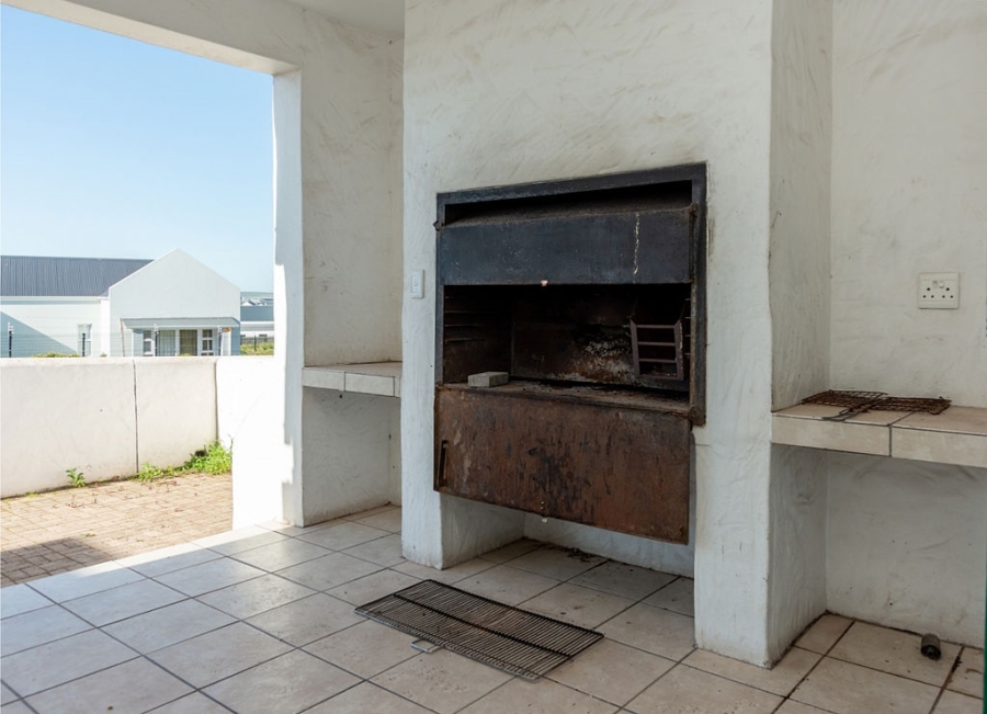 5 Bedroom Property for Sale in Mykonos Western Cape